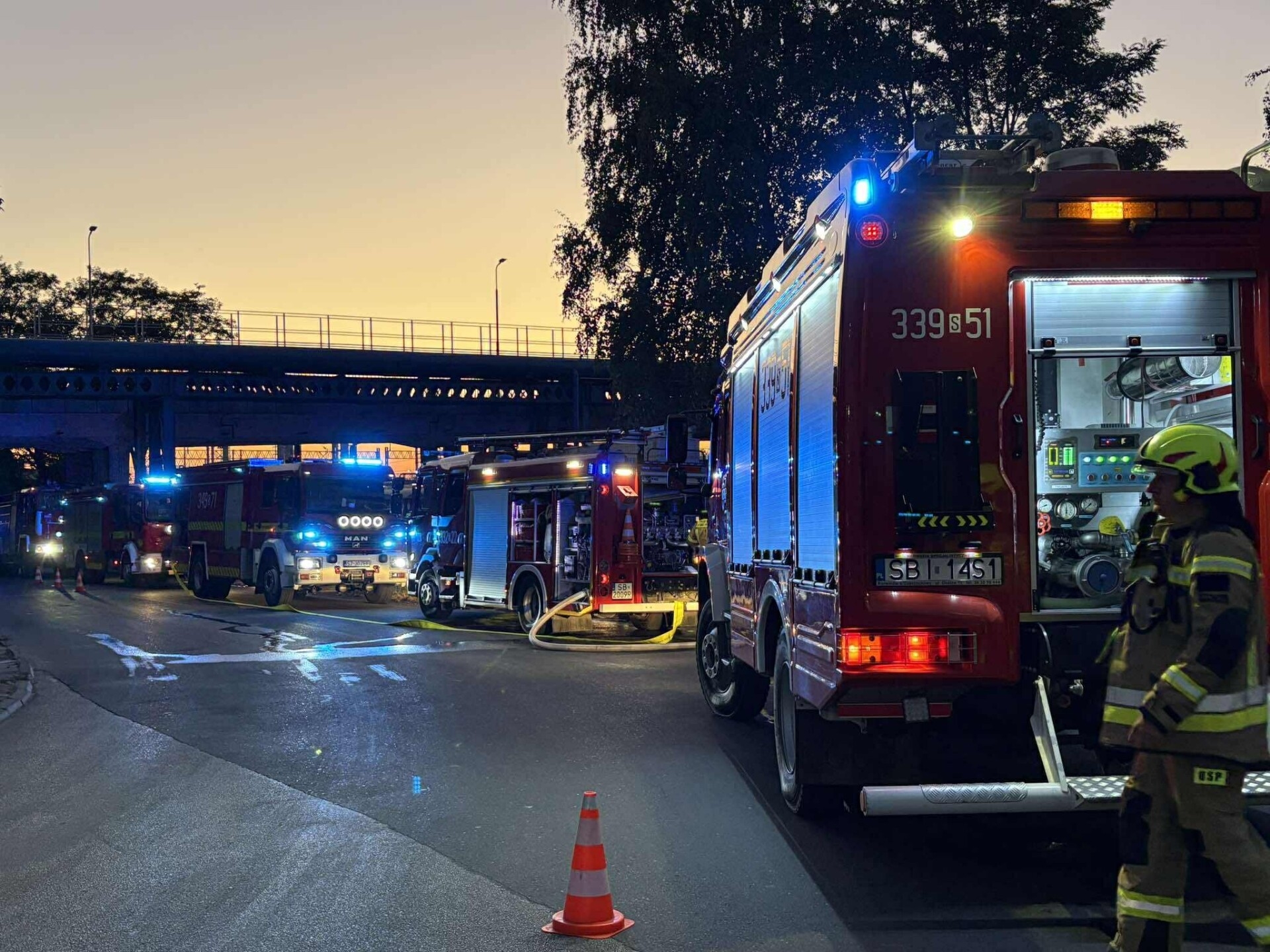 Pożar pustostanu w Czechowicach-Dziedzicach. Strażacy gwałtownie opanowali ogień