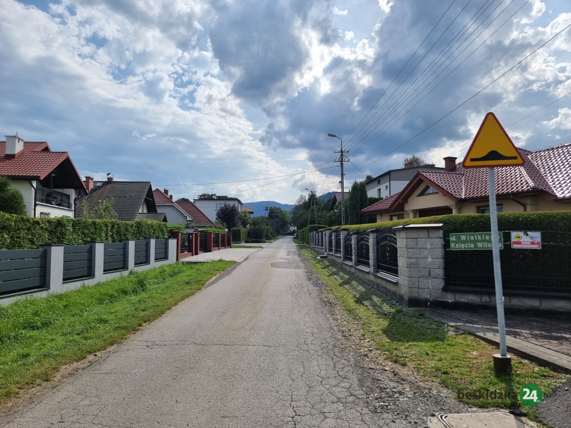 Budowa kosztem sąsiadów? Mieszkańcy chcą, by deweloper naprawił drogę