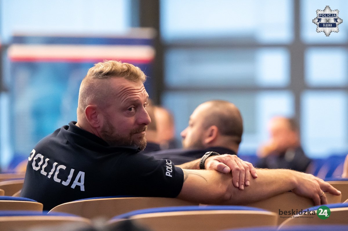 Policjant ze Skoczowa wśród najlepszych w konkursie Dyżurny roku 2025