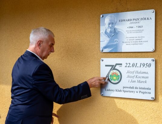 LKS Pogórze świętowało 75-lecie istnienia. Odsłonięto tablicę pamiątkową i zorganizowano sportowy festyn