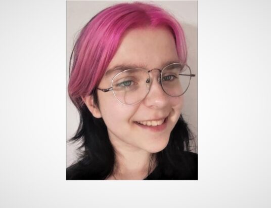 Zaginiona 16-letnia Natalia Jaśkiewicz. Charakterystyczna różowa grzywka i niebieskie oczy