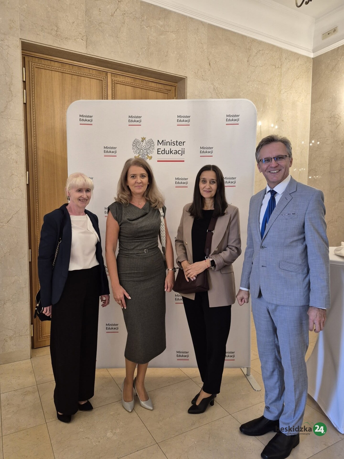 Bohaterowie dnia codziennego – dyrektorzy szkół i przedszkoli wyróżnieni przez minister edukacji