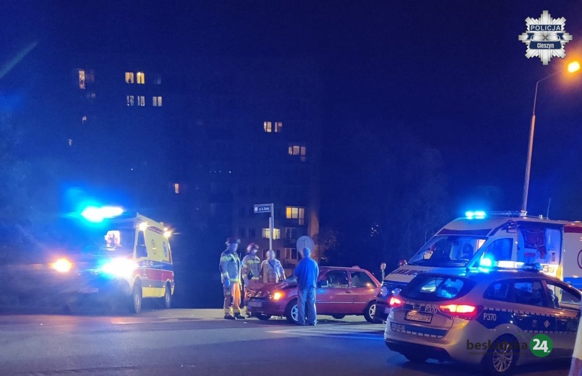 Wypadek na pasach w Ustroniu – trzech pieszych potrąconych przez samochód