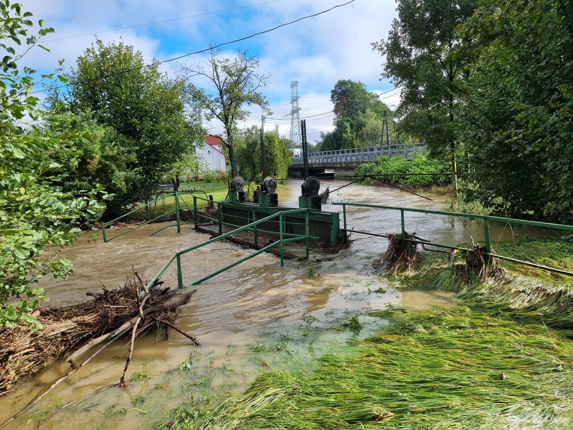Wizja lokalna nad Potokiem Kromparek. Urzędnicy obiecują działania doraźne