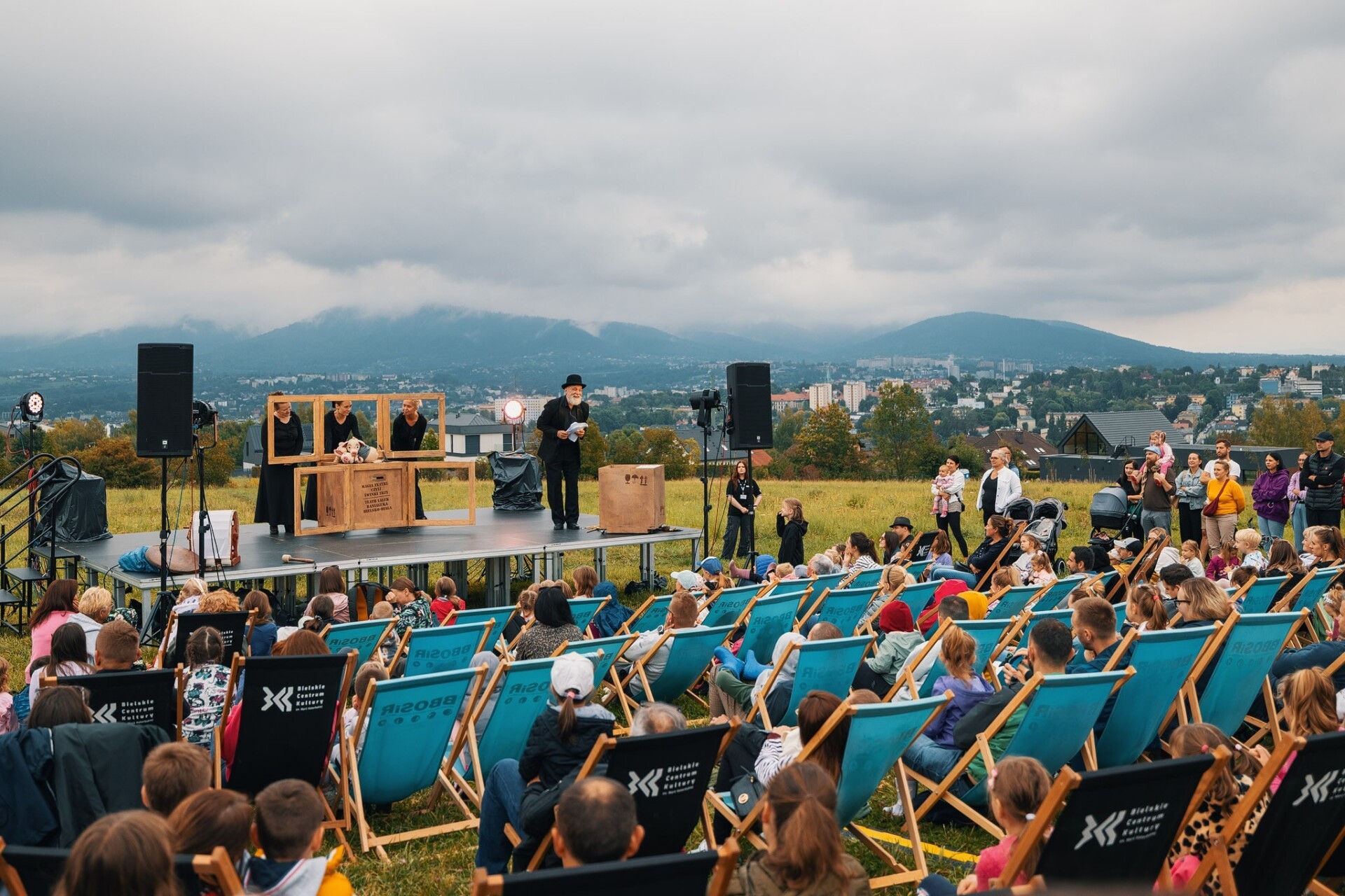 “Trzy Świnki” na wzgórzu. Naturalnie wyszło pięknie