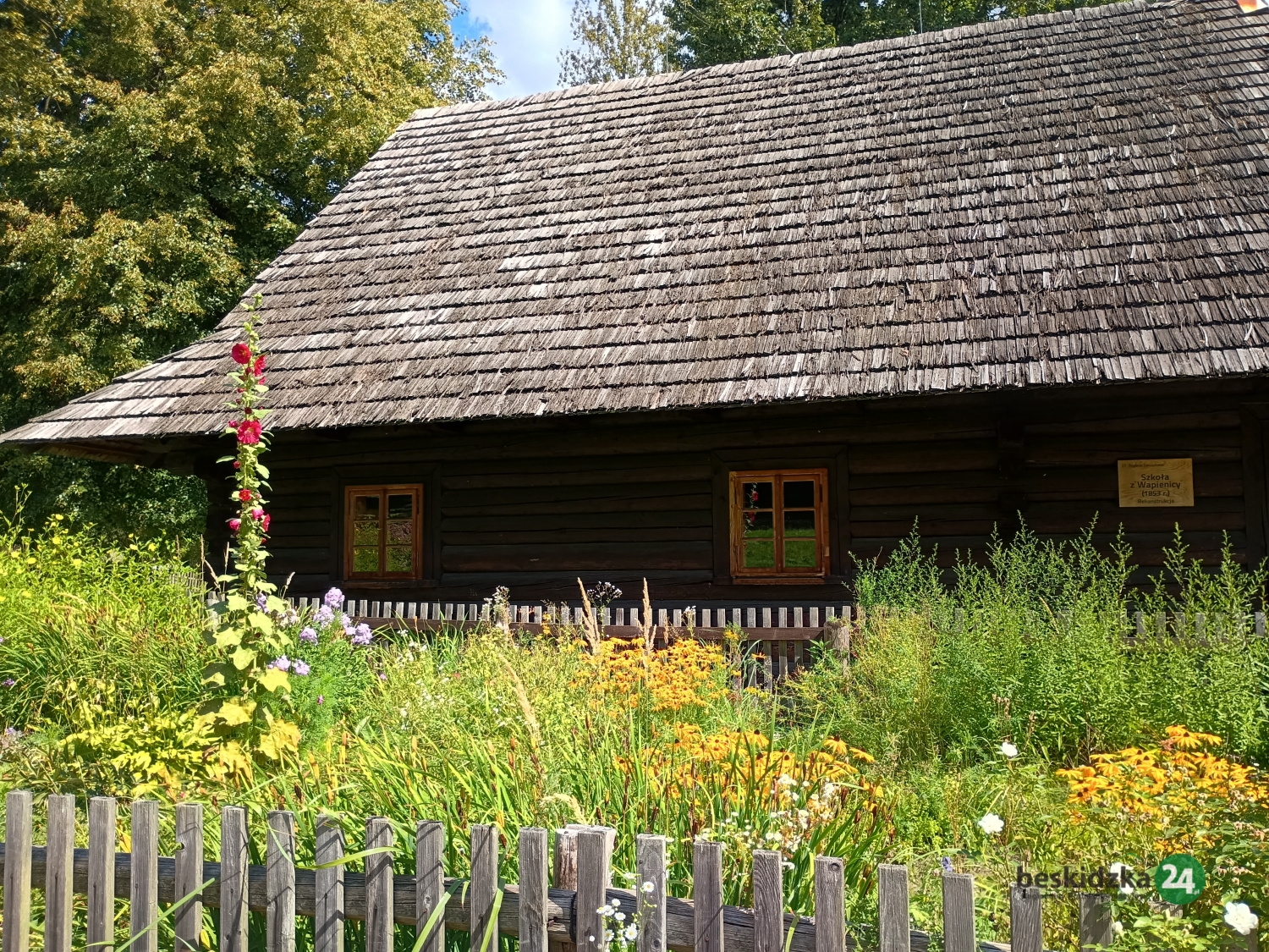 Chałupy, wiatraki, spichlerze. Drewniana spuścizna regionu w plenerowym Muzeum w Chorzowie | WIDEO