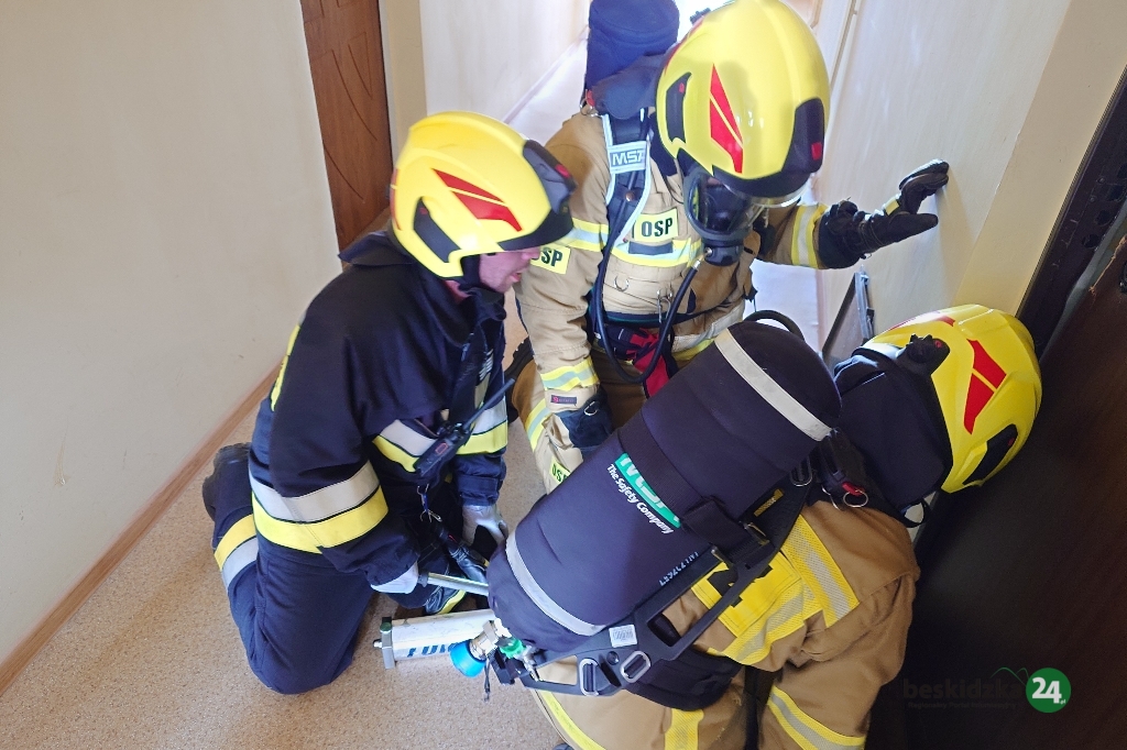 Z ostatniej chwili: Akcja służb w wieżowcu. Nie żyje kobieta – foto