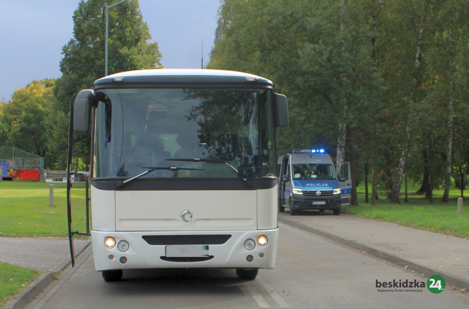 Autobus potrącił pieszą. Wtargnęła na jezdnię