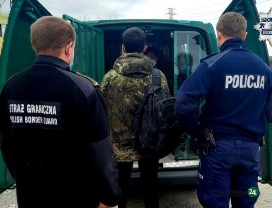 Złodziej z kastetem zatrzymany w Czechowicach-Dziedzicach. Wspólna akcja policji i straży granicznej