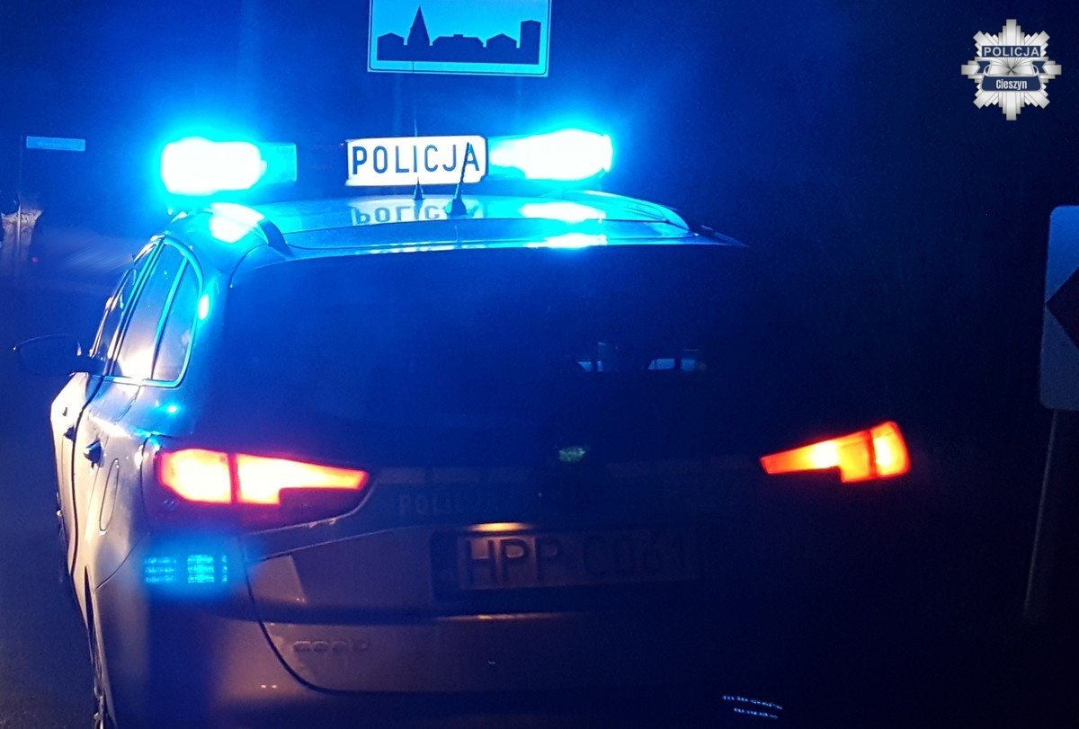 Policjanci interweniowali nocą w Pogwizdowie. Alkohol był wyraźnie wyczuwalny