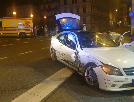 Zderzenie w centrum miasta. Kierująca nie ustąpiła pierwszeństwa