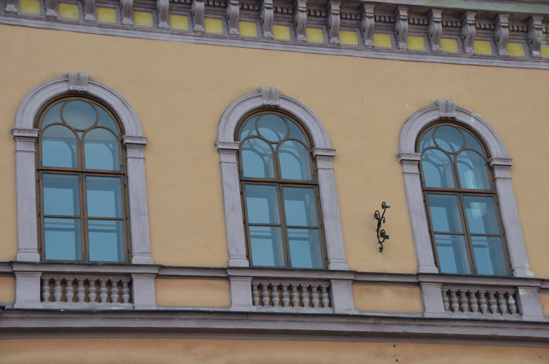 Cieszyński ratusz po liftingu. Dobiega końca wymiana stolarki okiennej i drzwiowej