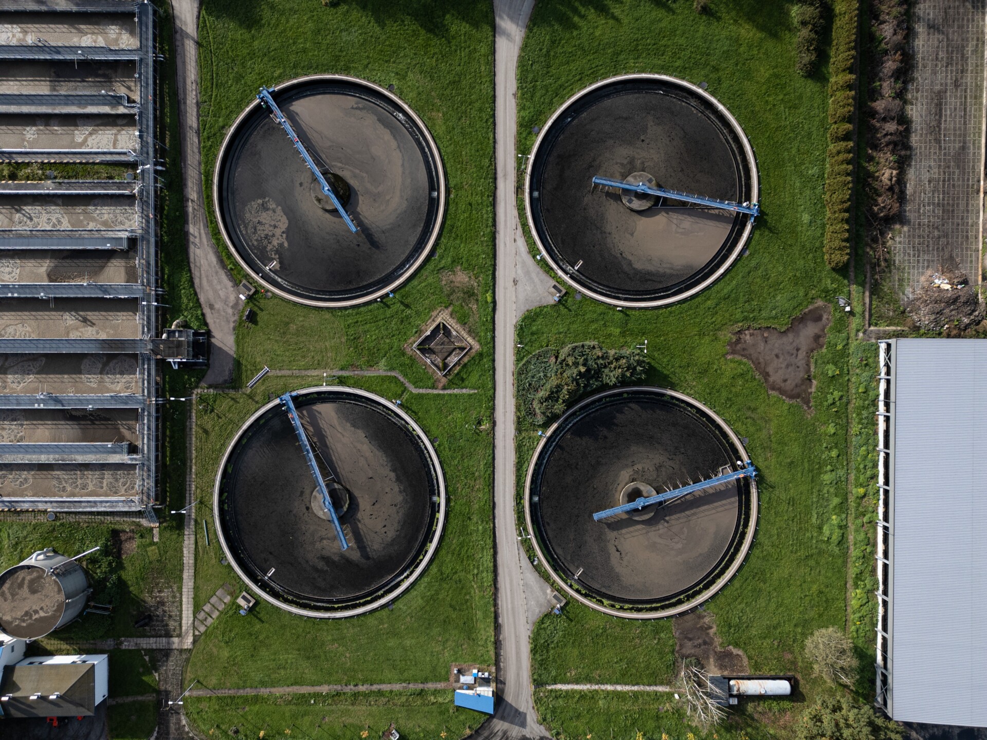 Ścieki… na gapę! Pilny apel AQUA S.A. do mieszkańców