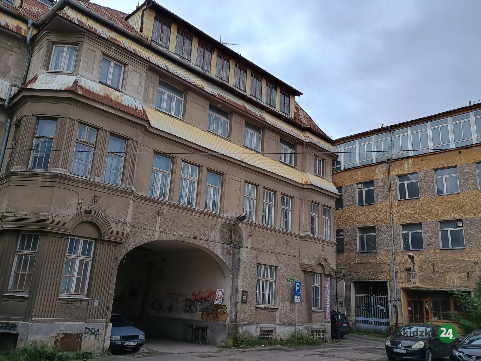 Ruszyły prace nad dokumentacją rozbiórki. W przyszłości kształcić się tu będą studenci medycyny
