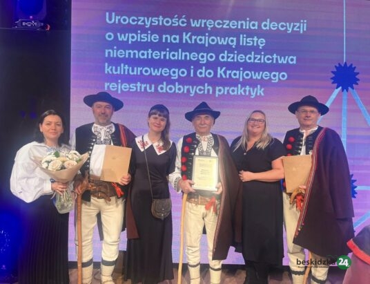 Z kolędą w sercu Wisły – lokalna tradycja wśród skarbów polskiej kultury