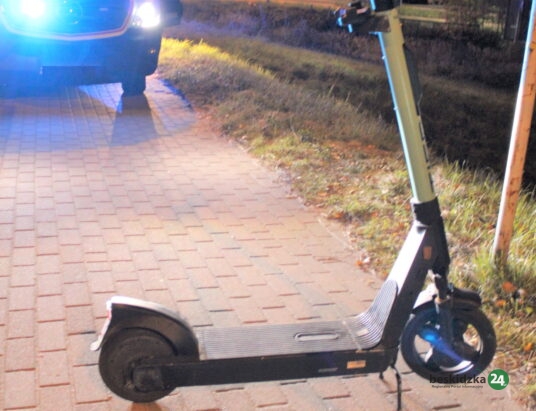 Nietrzeźwy nastolatek na hulajnodze elektrycznej. 14-latka trafiła pod opiekę medyków