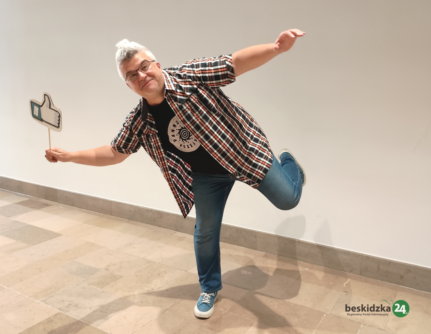 Z lekkością i humorem – o życiu i… śmierci. Galeria dla miłośników satyry