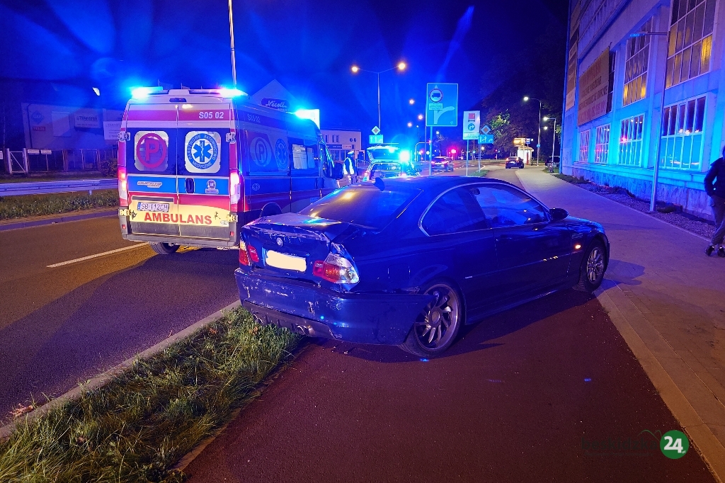 Z ostatniej chwili: Bmw wypadło z jezdni i uderzyło w budynek | FOTO
