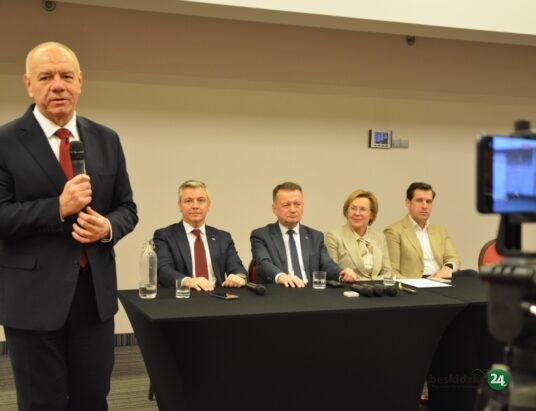 Czołówka polityków PiS w Bielsku-Białej. Nie szczędzili krytyki rządowi