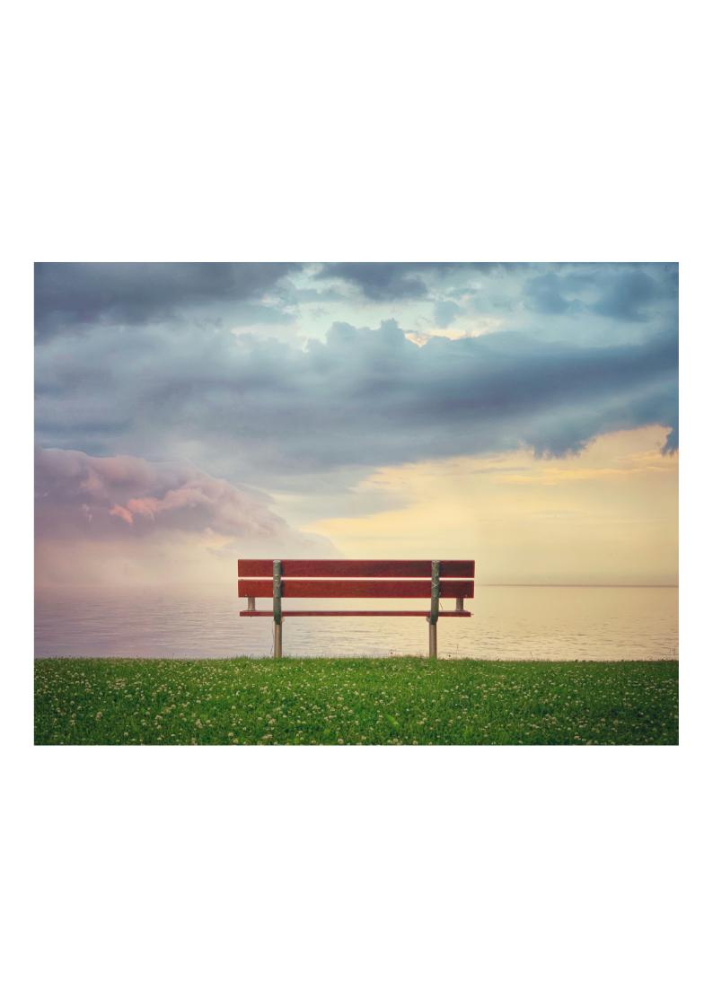 Ławka ogrodowa – dlaczego warto postawić na modele z drewna i stali