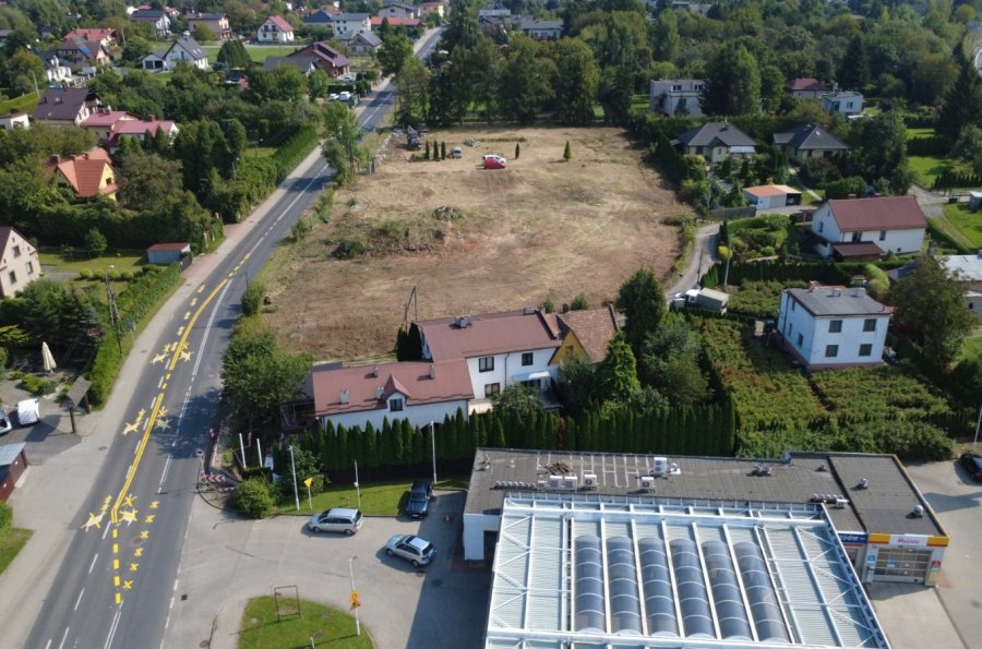Budują supermarket, mieszkańcy chcą ronda. „Znowu nikt nie pomyślał”
