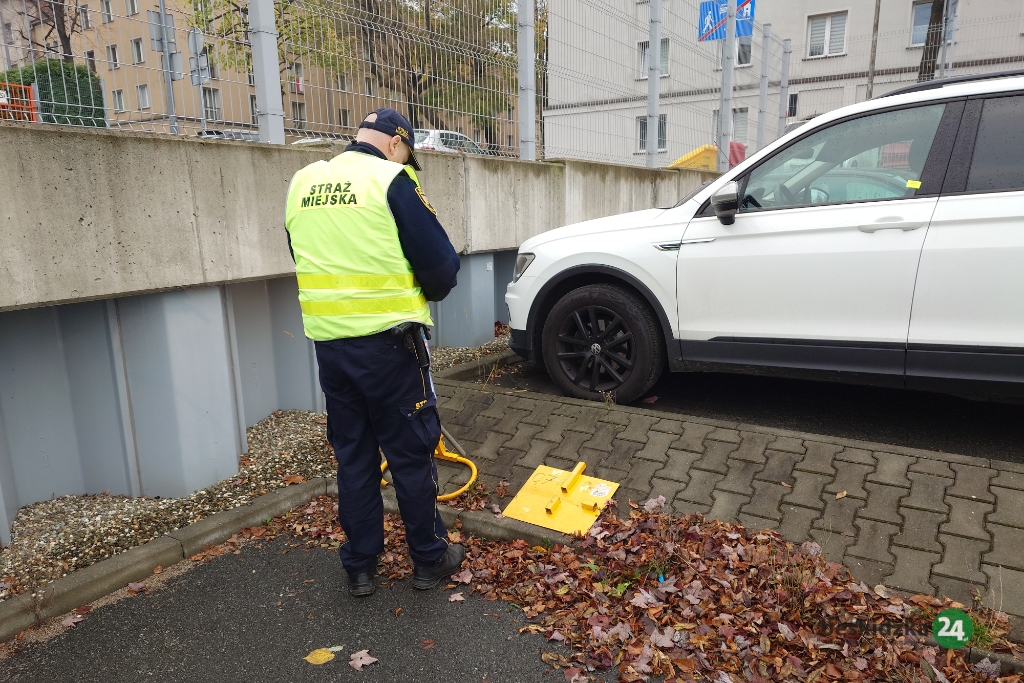 Zaparkowali na parkingu… w miejscu zabronionym! – foto