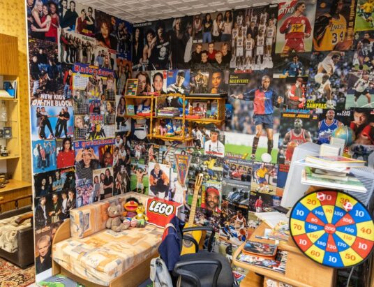 Pamiętacie gumę turbo, tazosy i Pegazusa? W Bielsku-Białej powstało Muzeum Lat 90.