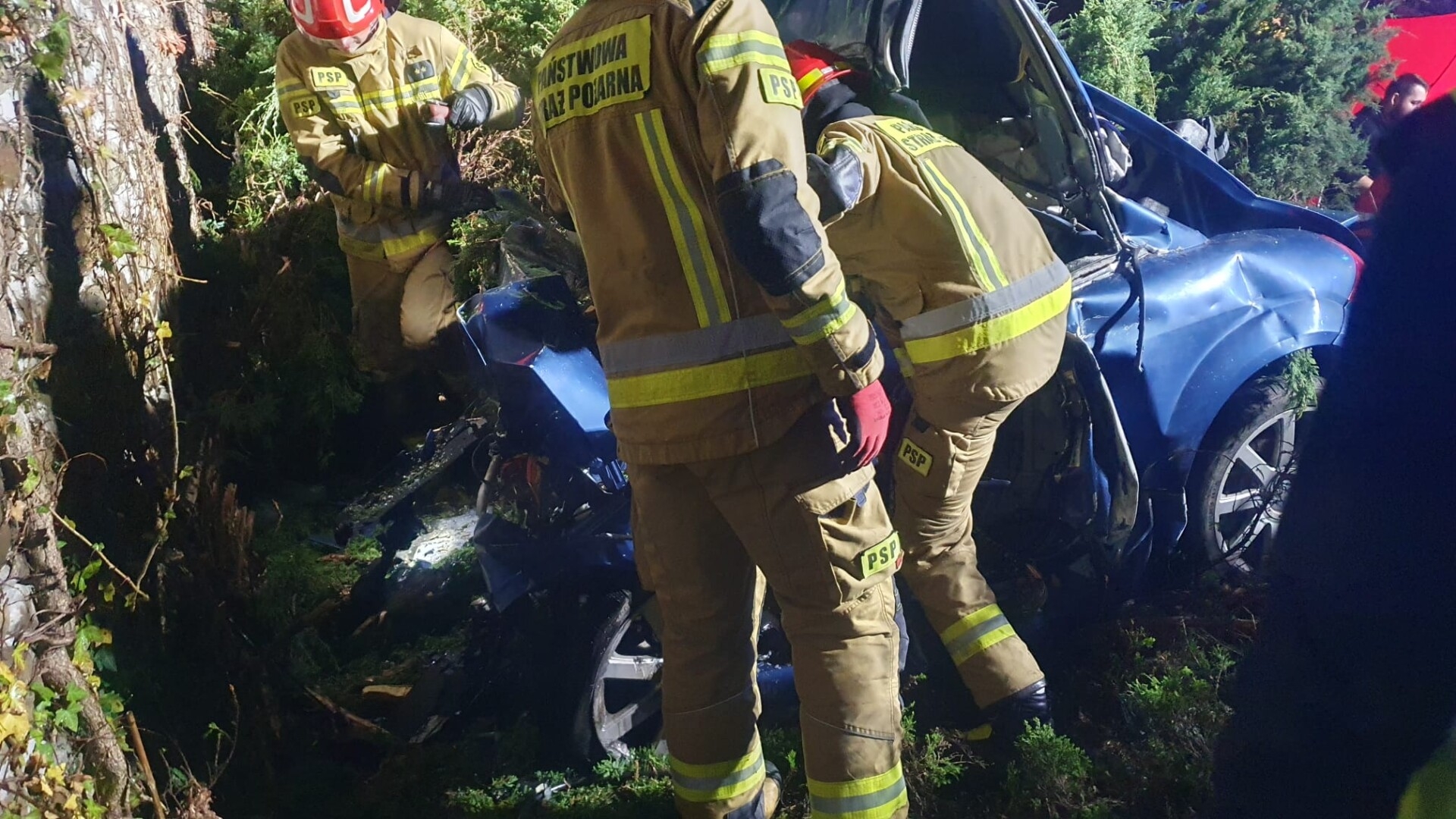 Tragiczny wypadek w Czańcu. Nie żyje 20-letni kierowca