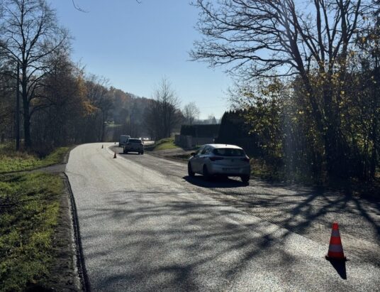 Zebrzydowice: Kończą układać asfalt na drodze wojewódzkiej 937