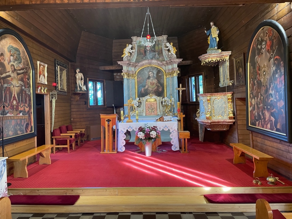 Drewniany kościółek św. Rocha w Zamarskach odzyskał dawny blask. Uratowane bogactwo barokowych dekoracji