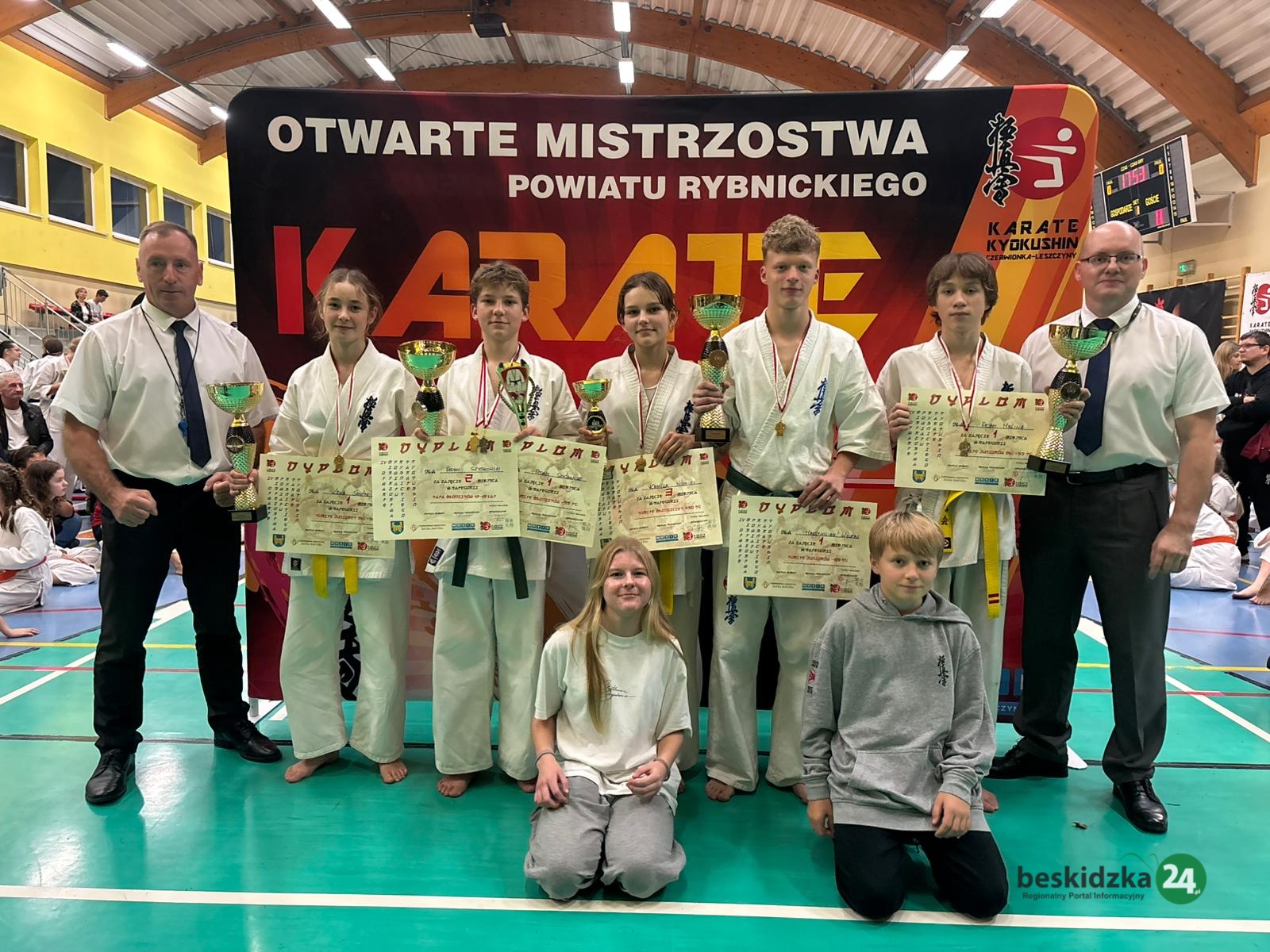 Cieszyńscy karatecy wrócili z powiatu rybnickiego z sześcioma medalami
