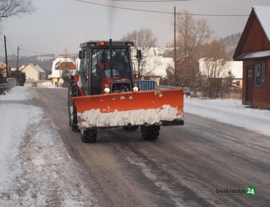 Kto odpowiada za odśnieżanie dróg powiatowych na Żywiecczyźnie?