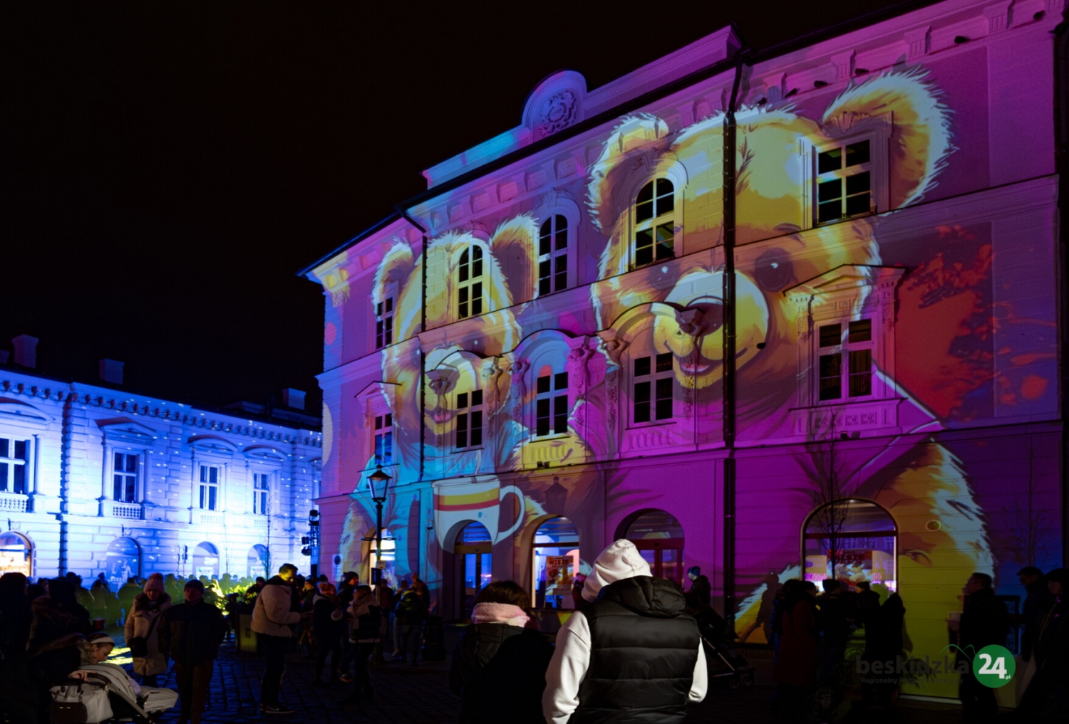 Wielkie pluszaki, lodowe rzeźby i bajkowe mappingi. Już niedługo Dzień Pluszowego Misia!