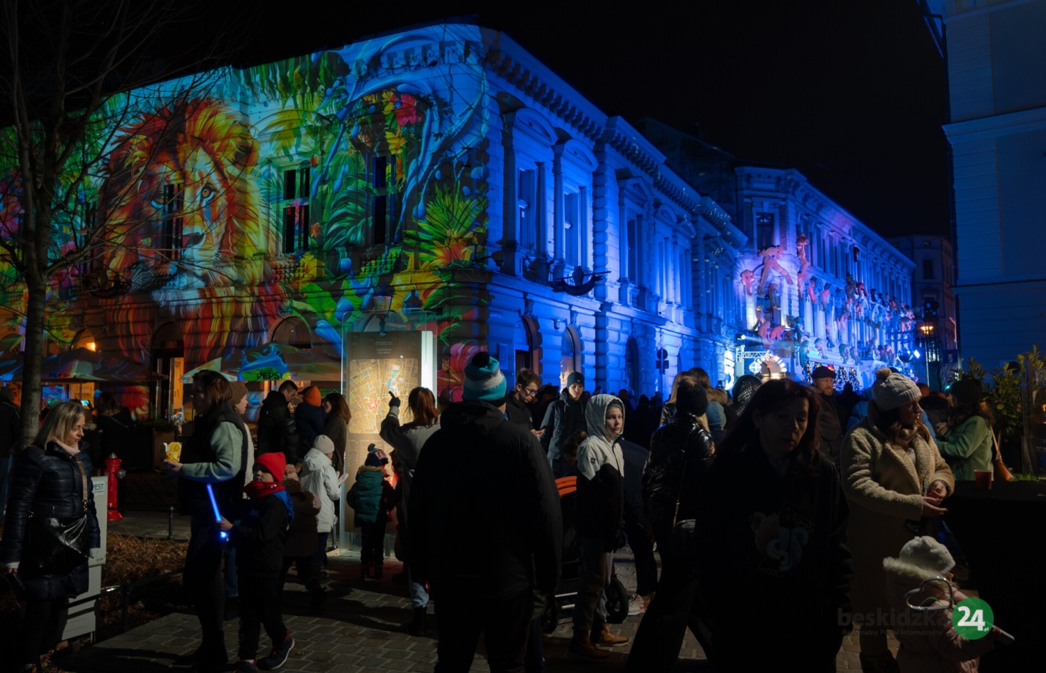 Wielkie pluszaki, lodowe rzeźby i bajkowe mappingi. Już niedługo Dzień Pluszowego Misia!
