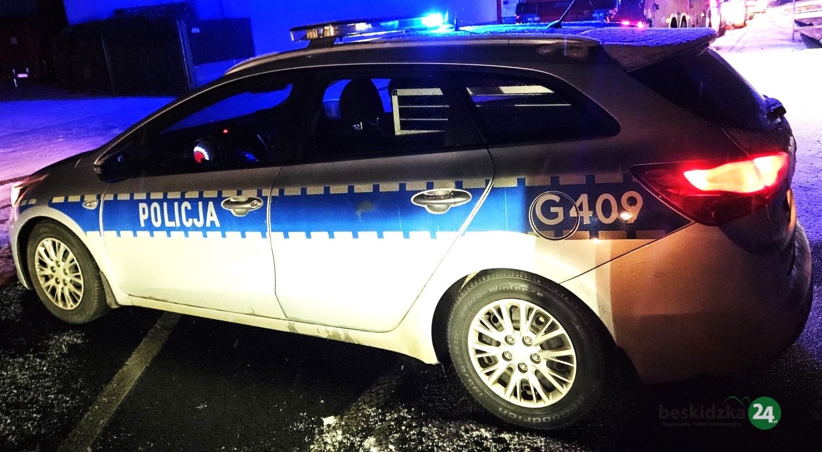 Pożar w Chełmku. Policjanci ratowali życie mieszkańców bloku