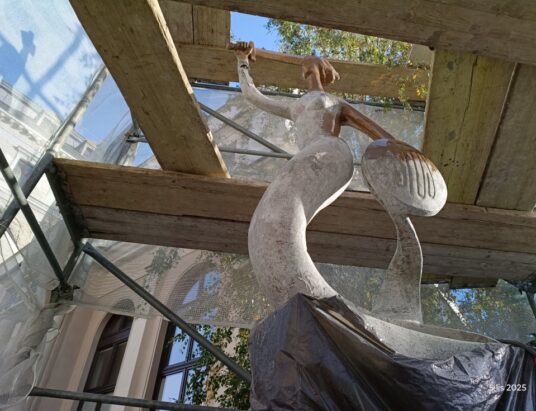 Syrenka pięknieje. Była darem za wkład w odbudowę stolicy