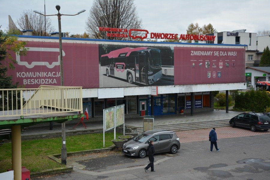 Kierowcy z niepełnosprawnościami muszą poczekać. Nowy bielski dworzec z dwupoziomowym parkingiem