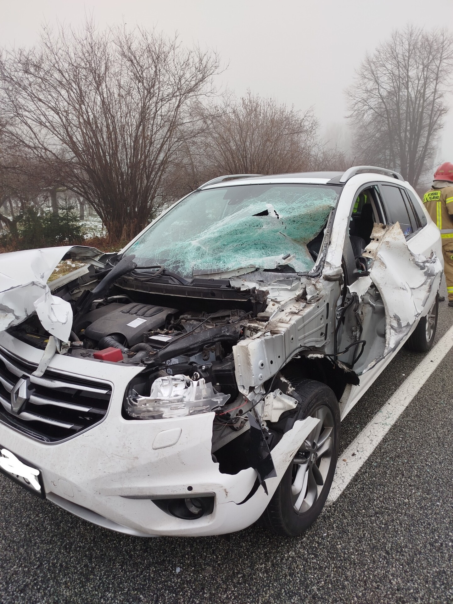 Bąków. Najechała na tył busa