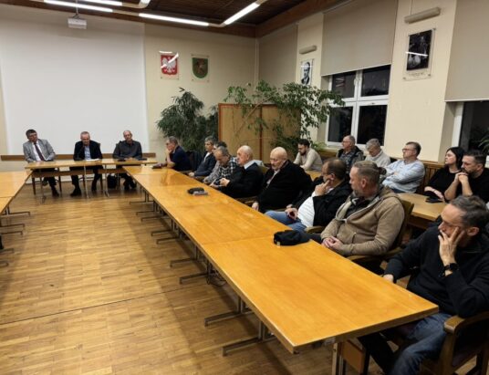 Mieszkańcy pytają, inwestor odpowiada. Co dalej z modernizacją magistrali kolejowej w Zebrzydowicach?