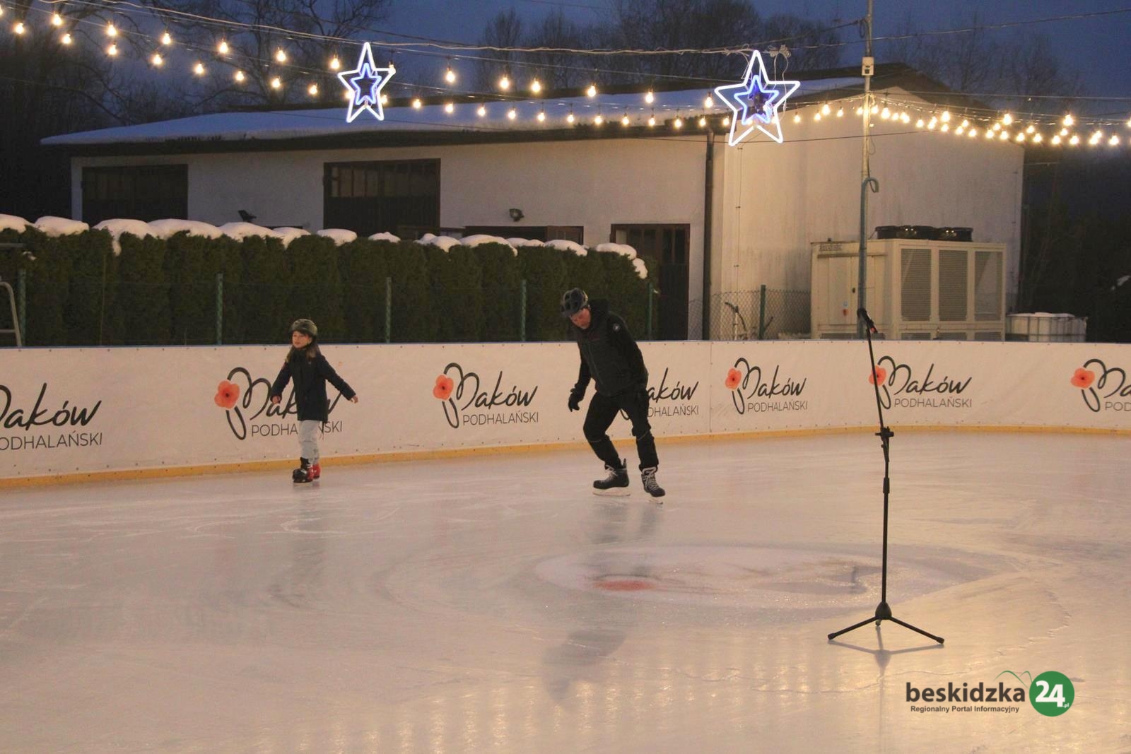 Można już śmigać na lodowisku w Makowie Podhalańskim | WIDEO, ZDJĘCIA