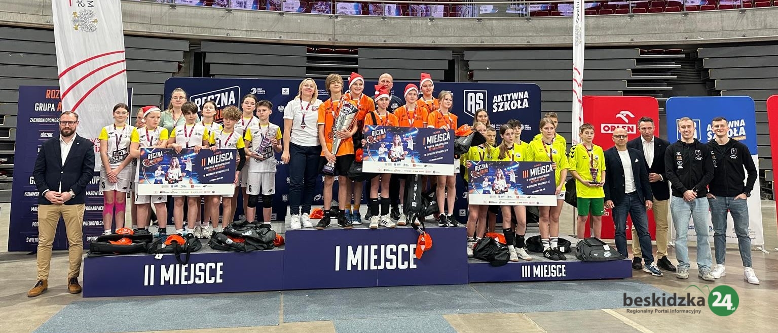 Młodzi wicemistrzowie Polski z “Jedynki”. Sukces młodych sportowców z Ustronia