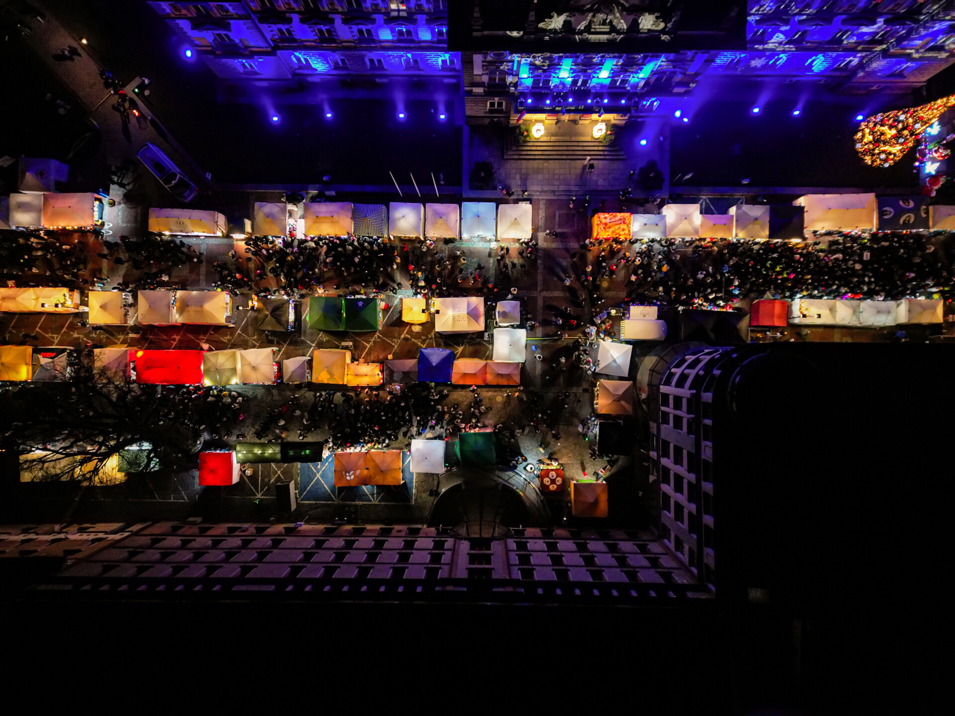 Niebiański widok na bielski jarmark. realizowane są Święta na Starówce | ZDJĘCIA