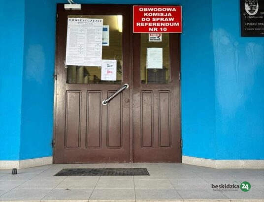 W Cieszynie trwa referendum. Głosy można oddawać do g. 21.00