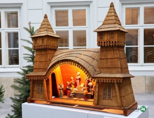 Szopki kolędnicze, kukiełkowe i z bielskimi akcentami