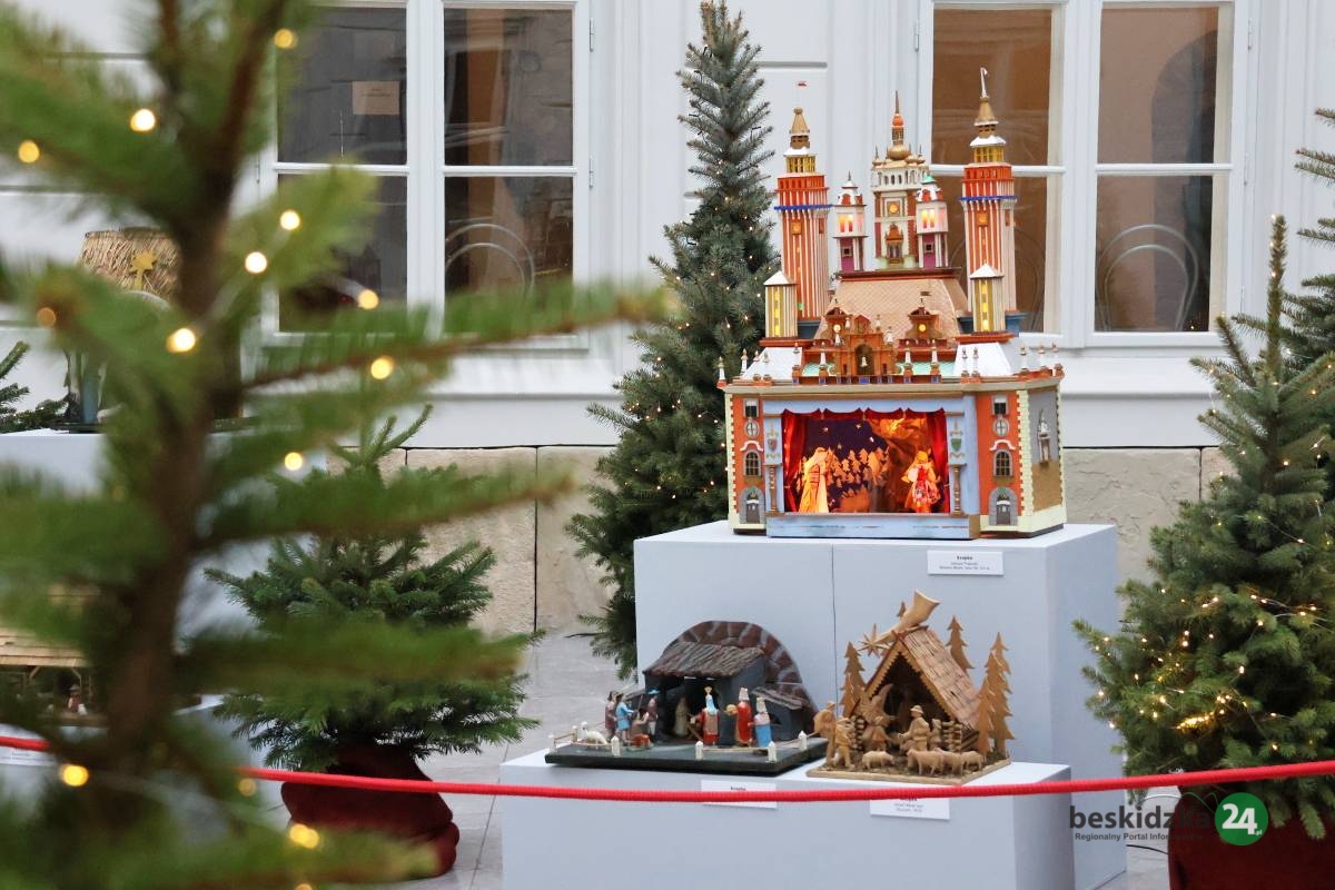 Szopki kolędnicze, kukiełkowe i z bielskimi akcentami