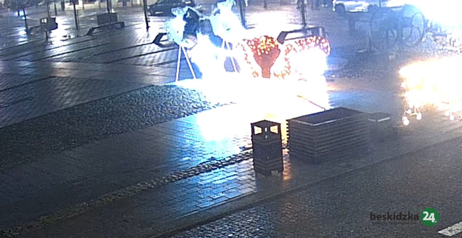 Wandal zniszczył świetlnego renifera w Oświęcimiu