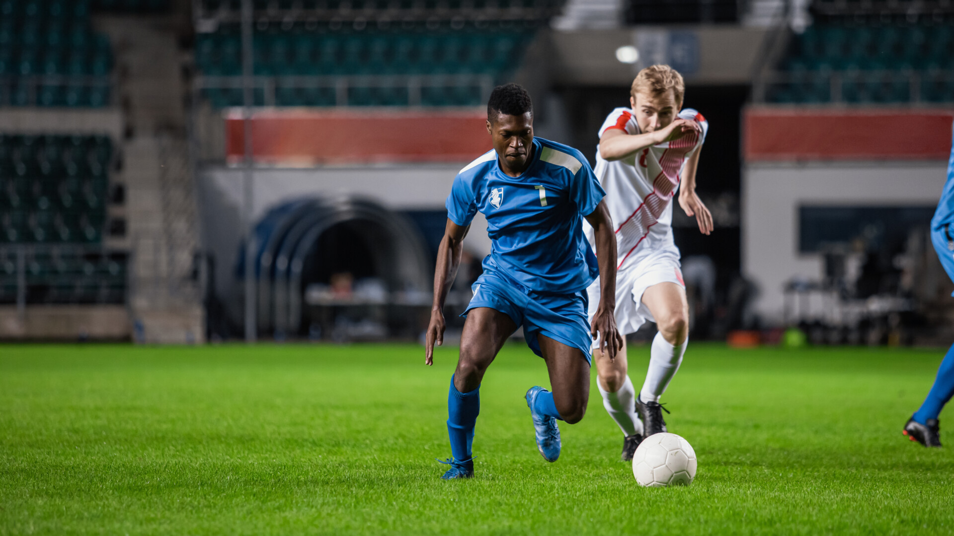 Czym jest pressing i kiedy się go stosuje w piłce nożnej?