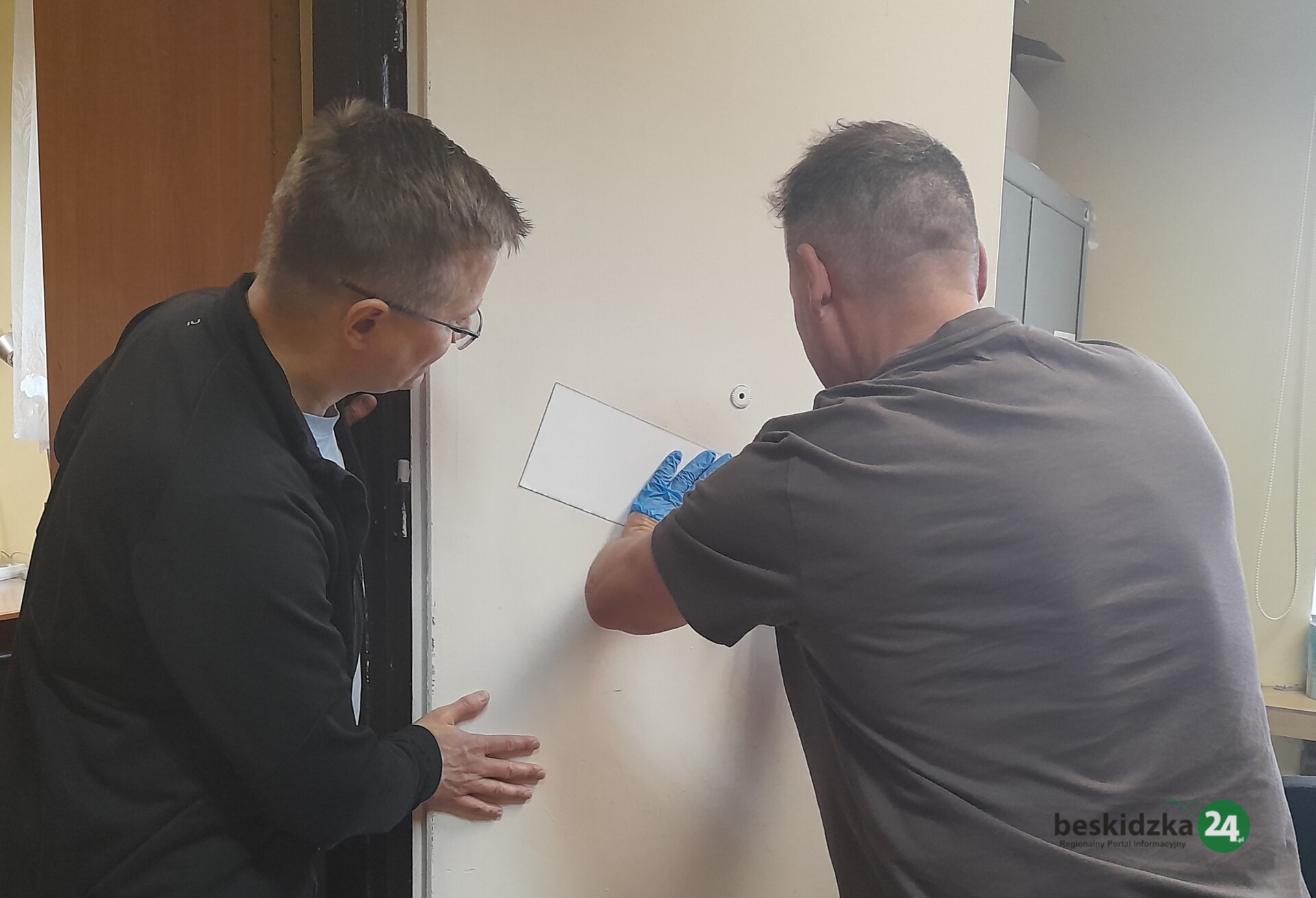 Aktor na komendzie. Uczył się od technika kryminalistyki