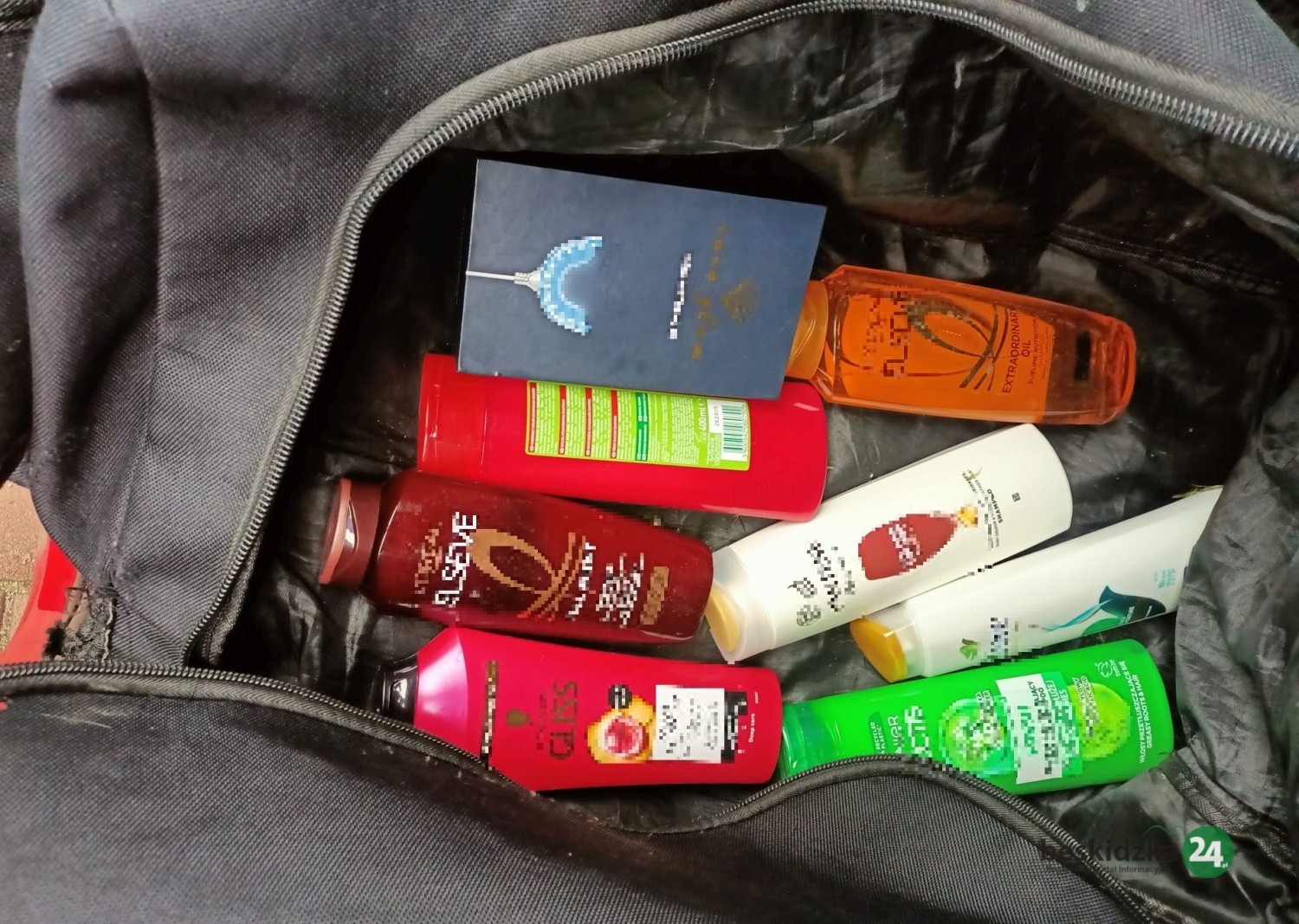 ​Z kradzionymi kosmetykami i sądowym zakazem kierowania