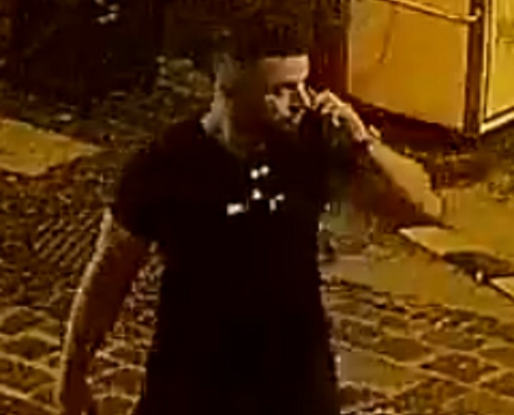 Uderzał i kopał po twarzy. Policja publikuje wizerunek sprawcy